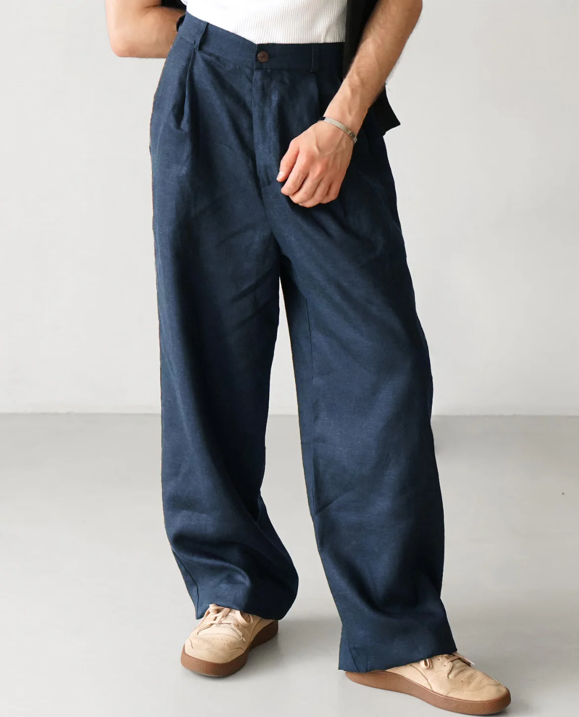 Capri Linen Relaxed Trousers - Image 3