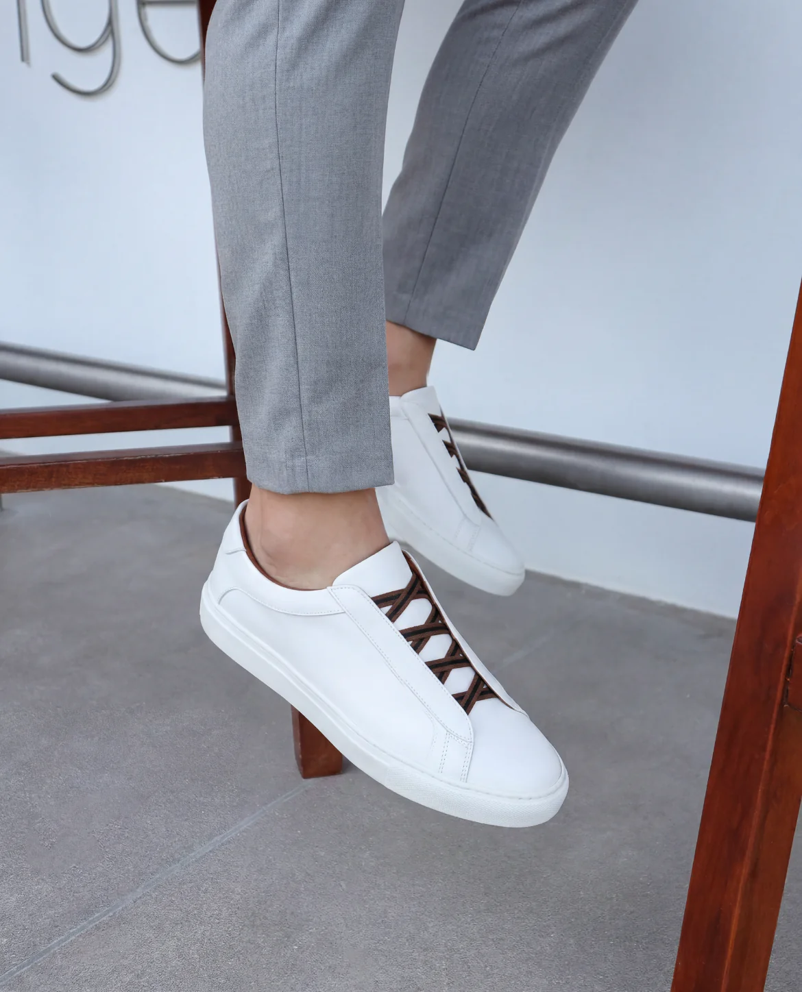 Arveilo Leather Sneakers - Image 3