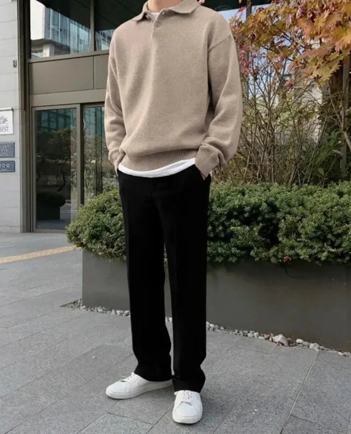The Arveilo Button Polo Sweater - Image 3