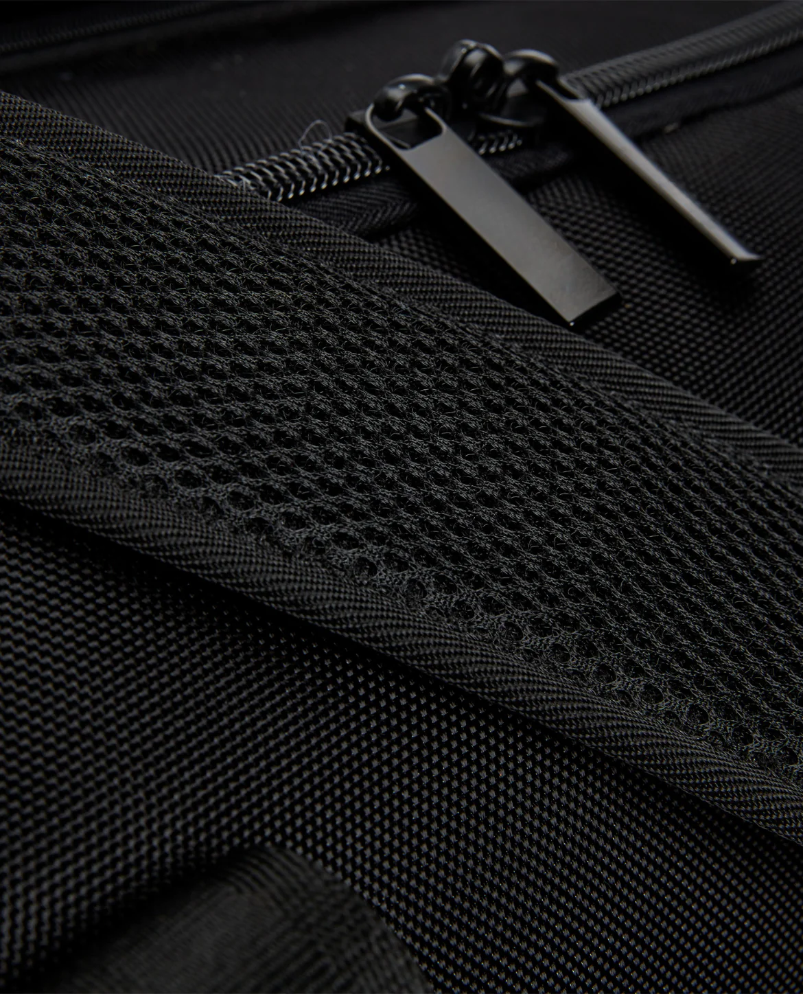 Sorpron Garment Duffle Bag - Image 10