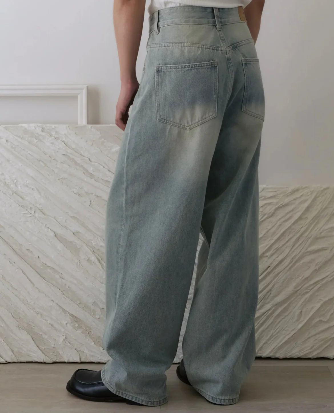 Turin Relaxed Washed Jeans - Image 3