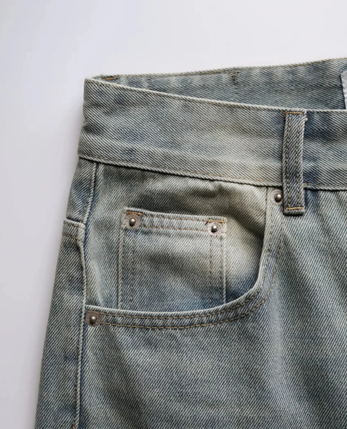 Turin Relaxed Washed Jeans - Image 5
