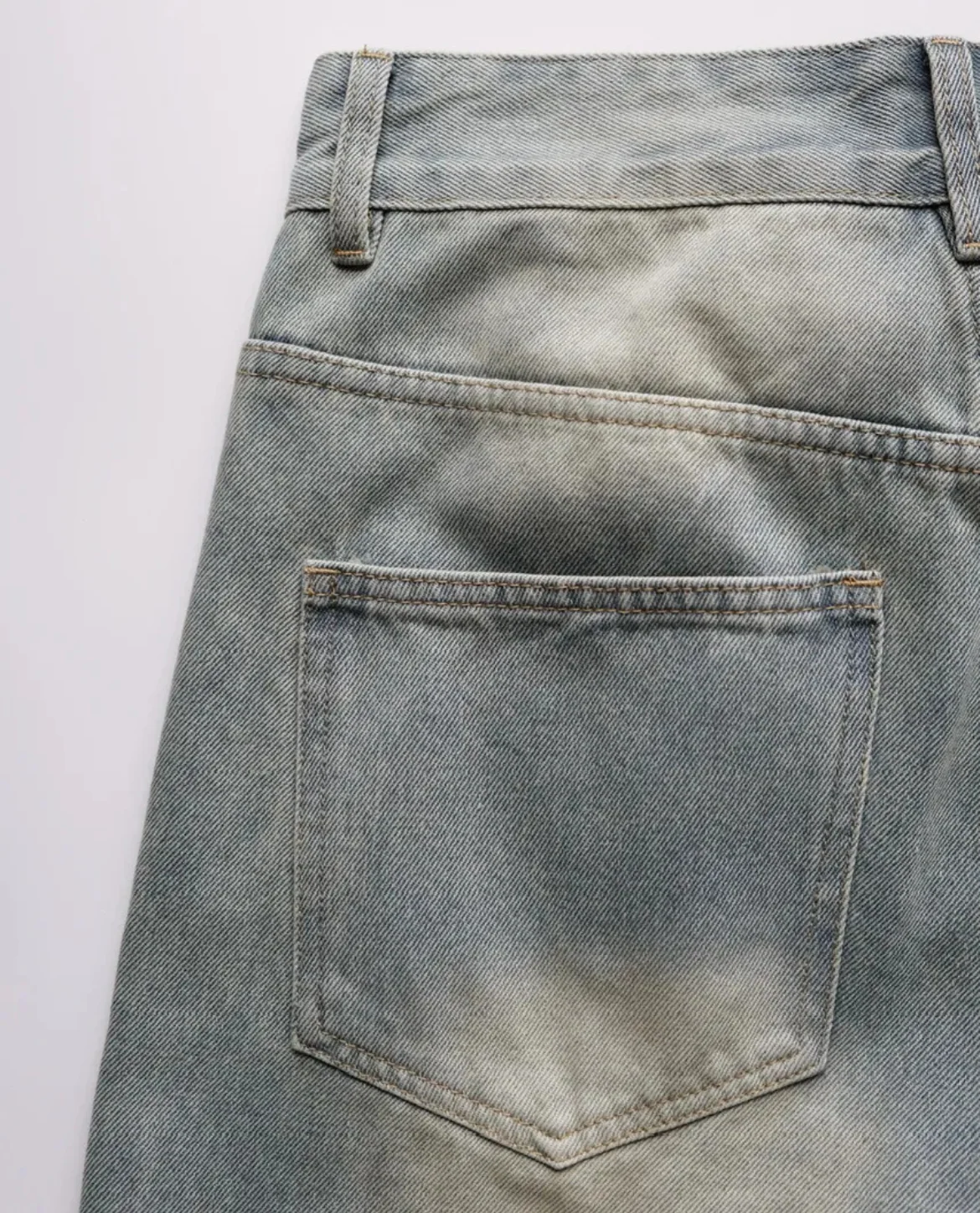 Turin Relaxed Washed Jeans - Image 6