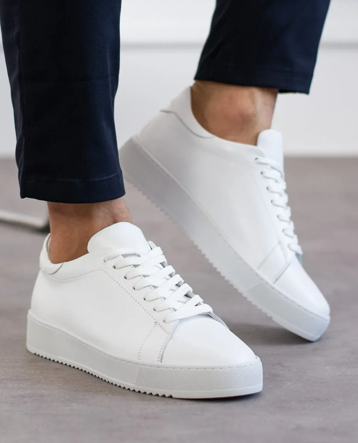 Voyager Leather Sneakers - Image 4